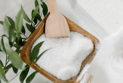 Příliš soli ve stravě způsobuje řadu zdravotních obtíží. Vyměňte sůl za zdravé bylinky!